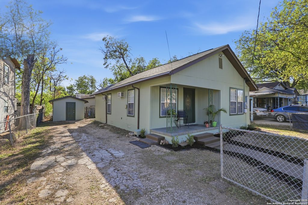 Photo of 2714 Tampico, San Antonio, TX 78207 (MLS # 1928378)