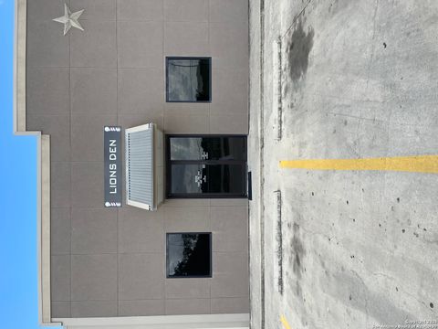 1501 Bensdale C Pleasanton TX 78064