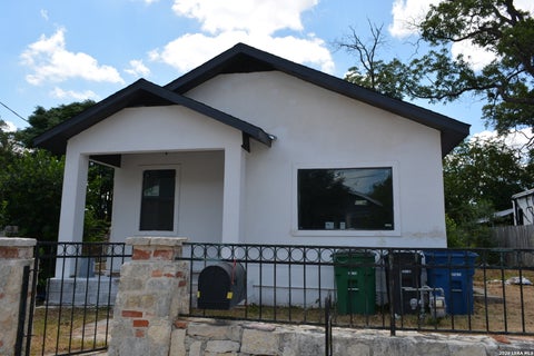 Photo of 302 W LUBBOCK ST, San Antonio, TX 78204 (MLS # 2018885)