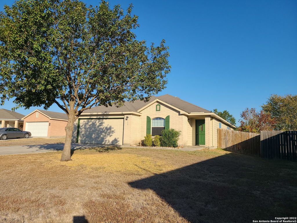 Photo of 112 N WILLOW RUN, Cibolo, TX 78108 (MLS # 1922941)