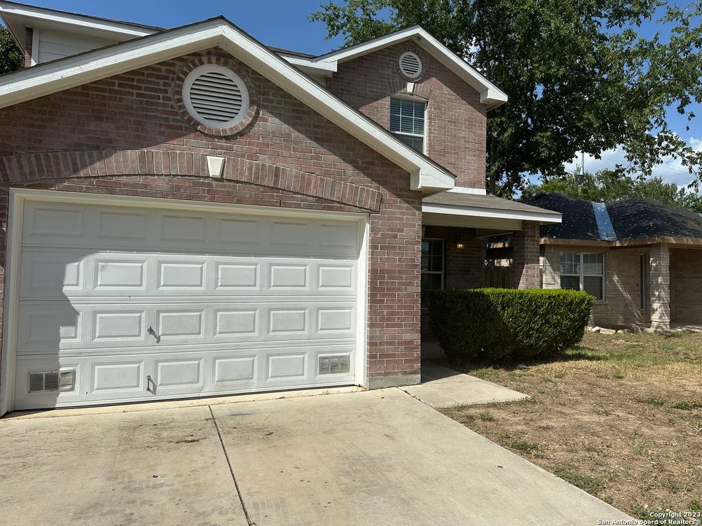 Photo of 10627 SHAENPATH, San Antonio, TX 78254 (MLS # 2005050)