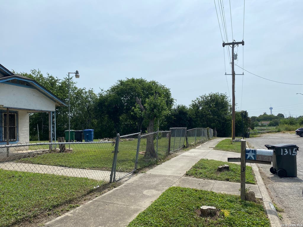 Photo of 1315 MONTEREY ST, San Antonio, TX 78207 (MLS # 2002807)