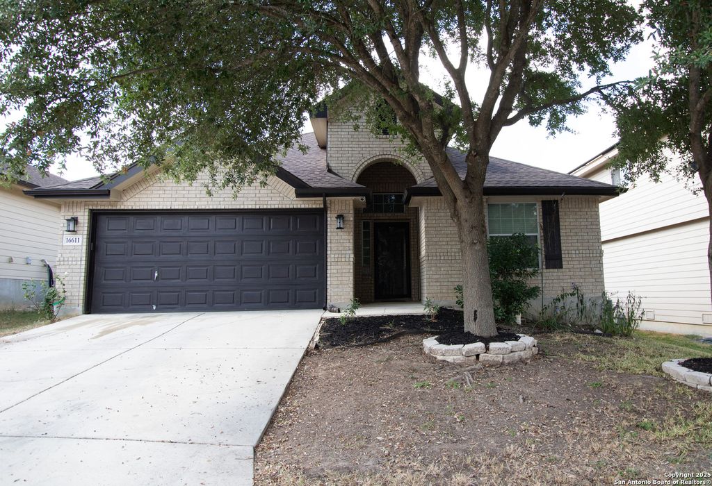 Photo of 16611 Tenaca Trail, San Antonio, TX 78266 (MLS # 1915324)