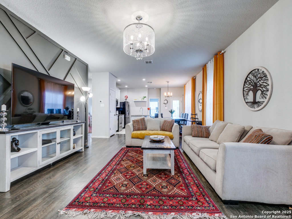 607 Pleasanton Spring