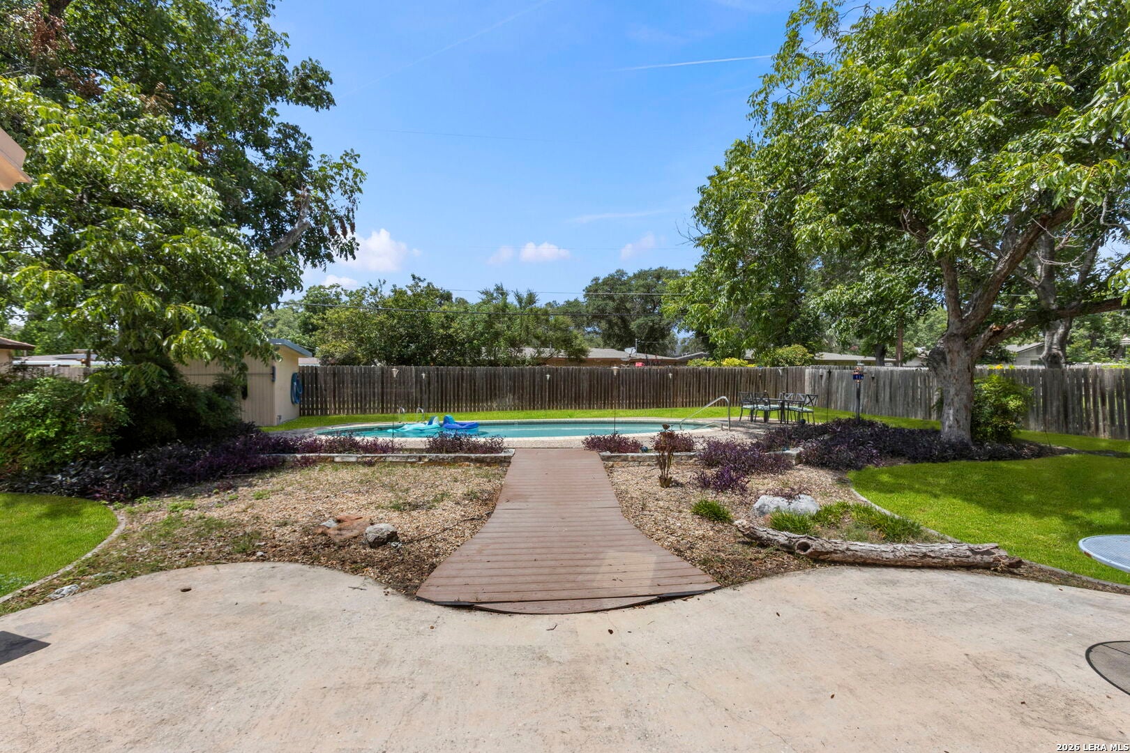 421 Windcrest Dr.