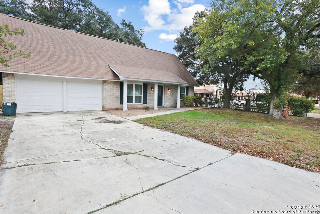 Photo of 9902 Lorene Ln, San Antonio, TX 78216 (MLS # 1926034)