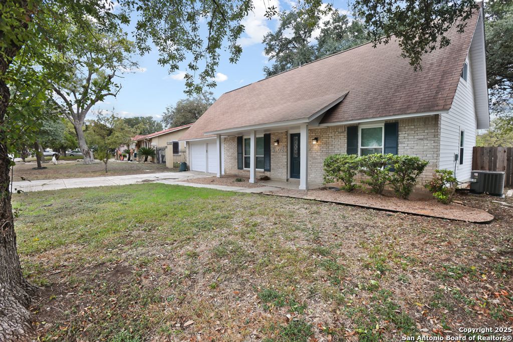 Photo of 9902 Lorene Ln, San Antonio, TX 78216 (MLS # 1926034)