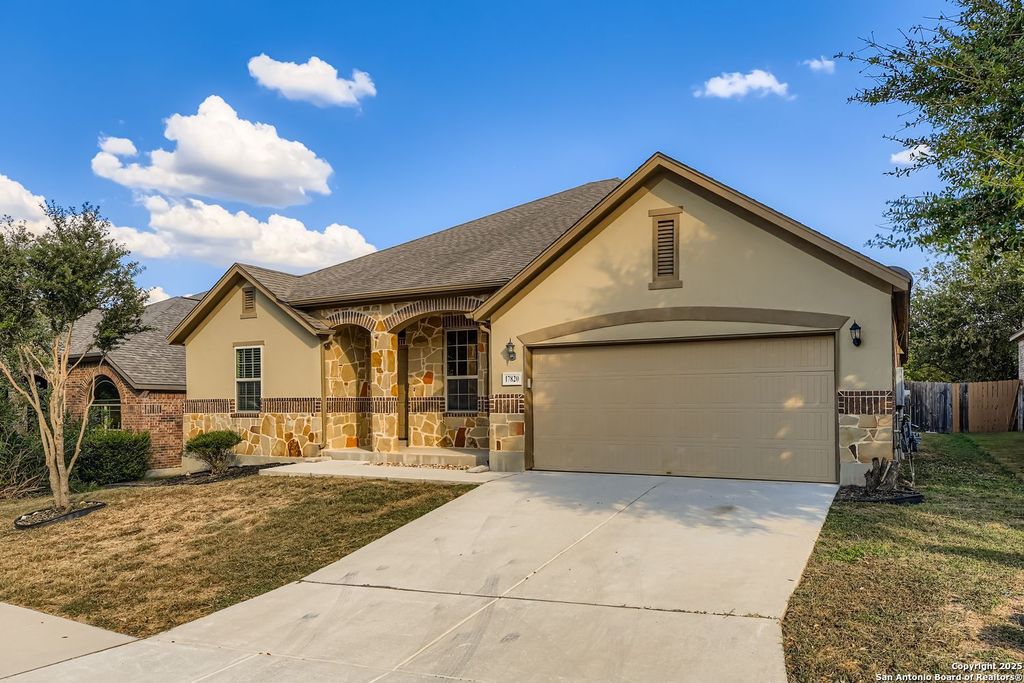 Photo of 17820 Oxford Mt, Helotes, TX 78023 (MLS # 1914386)