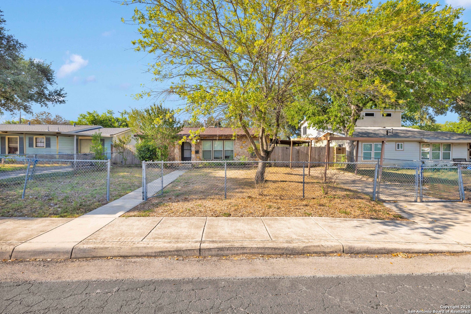 Photo 1 of 19 — 254 Banbridge, San Antonio, TX 78223