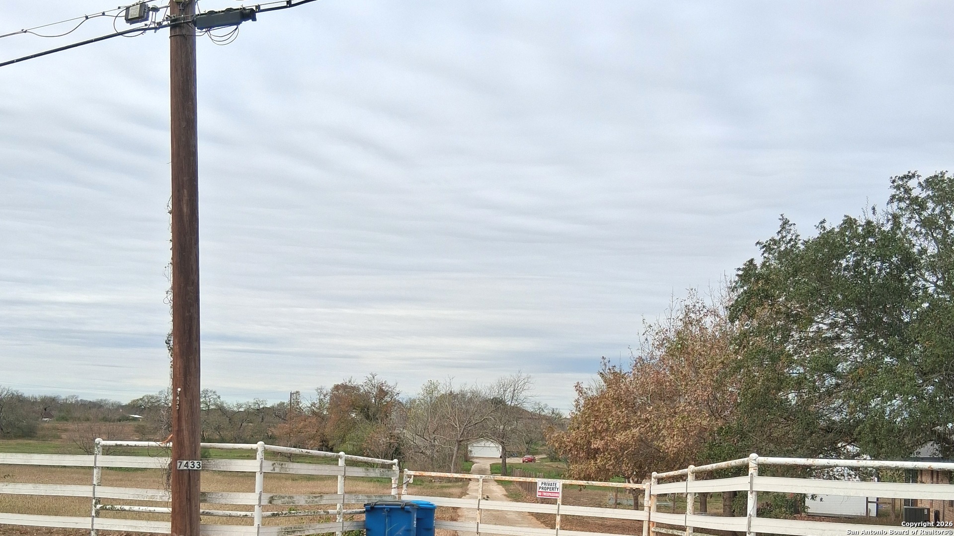 7431 & 7433 Real Road
