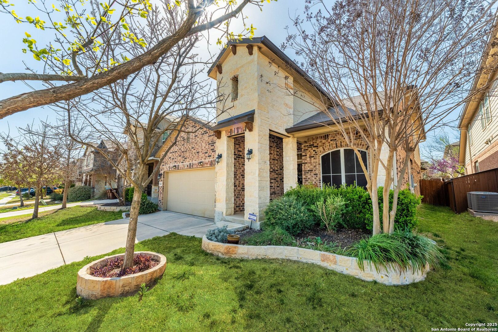 5843 Couble Falls