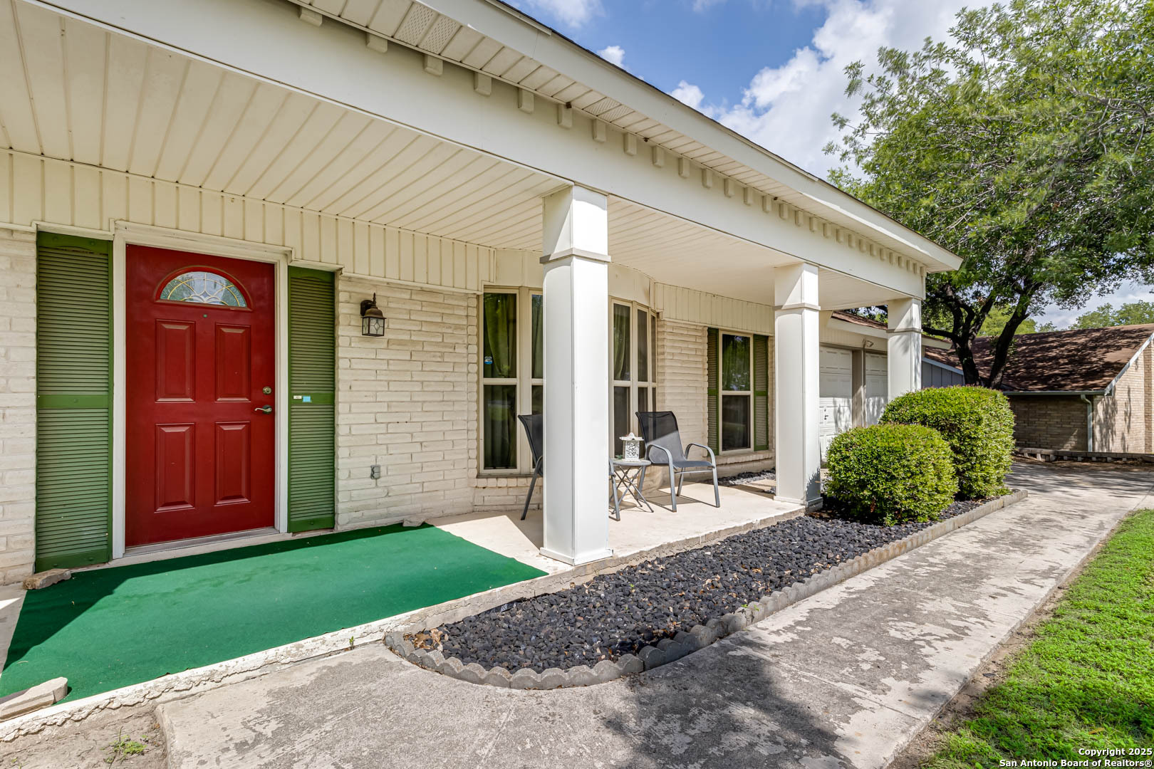16519 Burr Hill