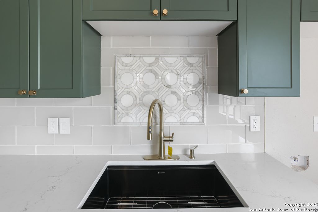 Photo of 926 Nolan St, San Antonio, TX 78202 (MLS # 1938337)