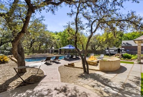 Property photo of 10918 Hunters Way, Helotes, TX 78023