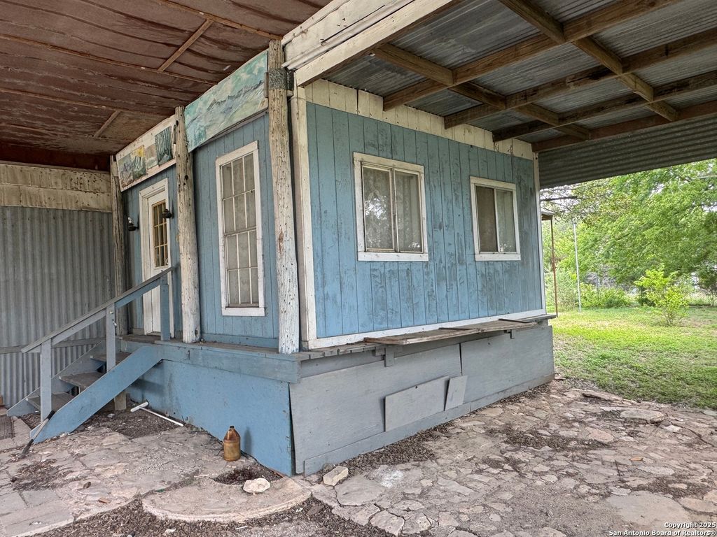 Photo of 116 Rambling, Canyon Lake, TX 78133 (MLS # 1877868)