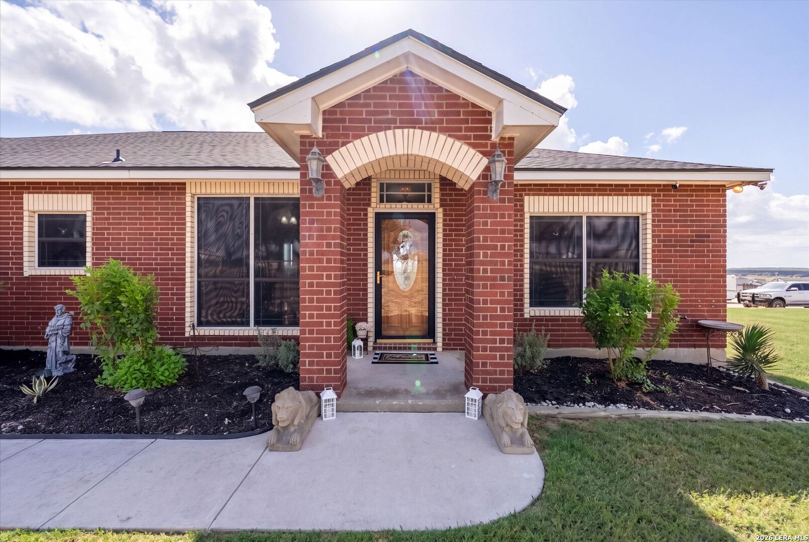 700 Lake Valley Dr