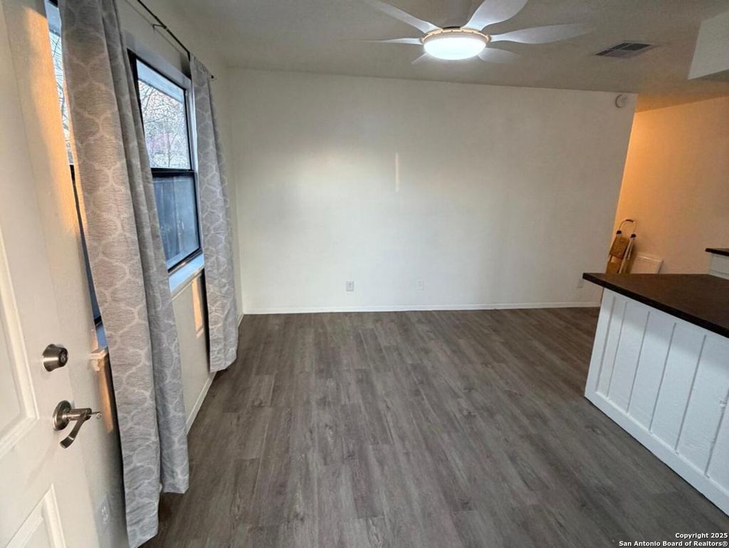 Photo of 324 S San Eduardo Ave 1 #1, San Antonio, TX 78237 (MLS # 1930376)