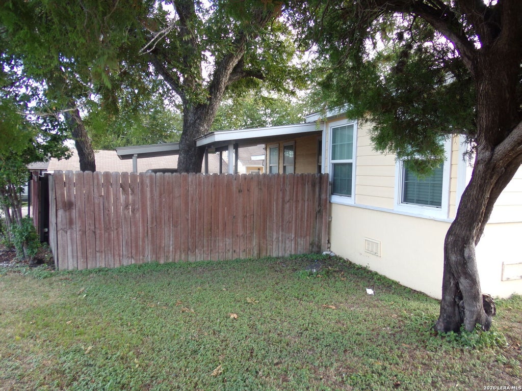 Photo of 102 Westminster Ave, San Antonio, TX 78228 (MLS # 2024146)