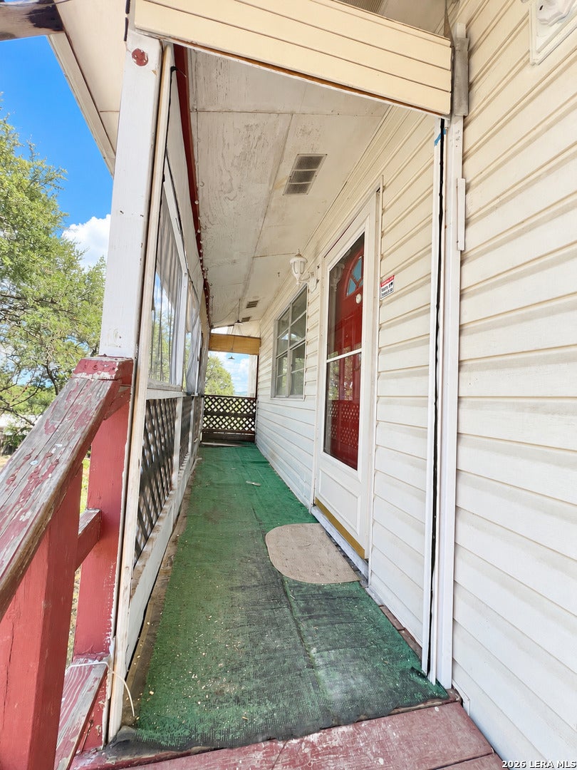 1435 Hillcrest Forest