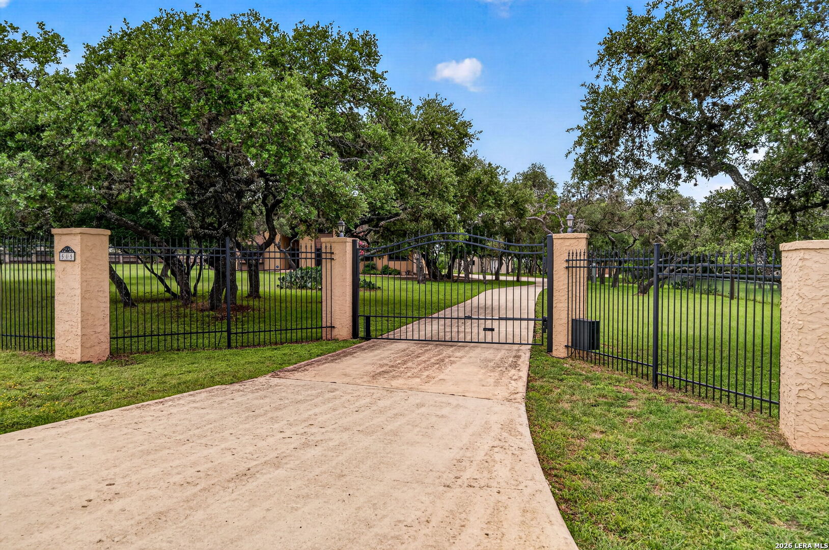 505 Oak Village Dr