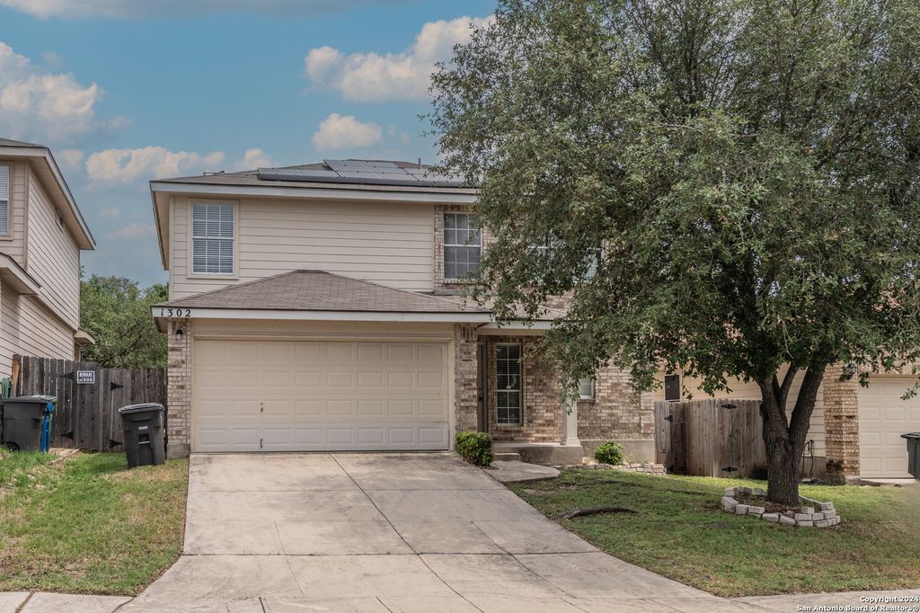 Photo of 1302 Bobcat Pass, San Antonio, TX 78251 (MLS # 1948154)