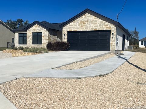 A home in Blanco