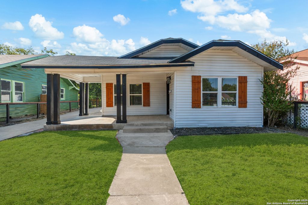 Photo of 726 E Highland Blvd, San Antonio, TX 78210 (MLS # 1914414)