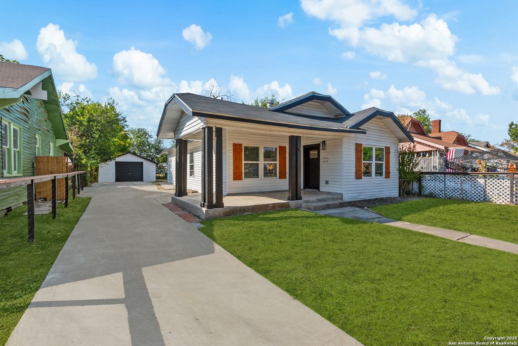 Photo of 726 E Highland Blvd, San Antonio, TX 78210 (MLS # 1914414)