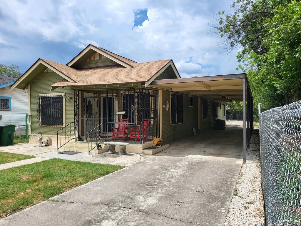 Photo of 3023 W Travis, San Antonio, TX 78207 (MLS # 1927768)