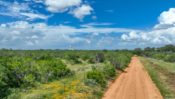 165 COUNTY RD 307, JOURDANTON, TX 78026 - Image 9be2aef95b58ea5d55b9301ac5a1ff4c/907872784