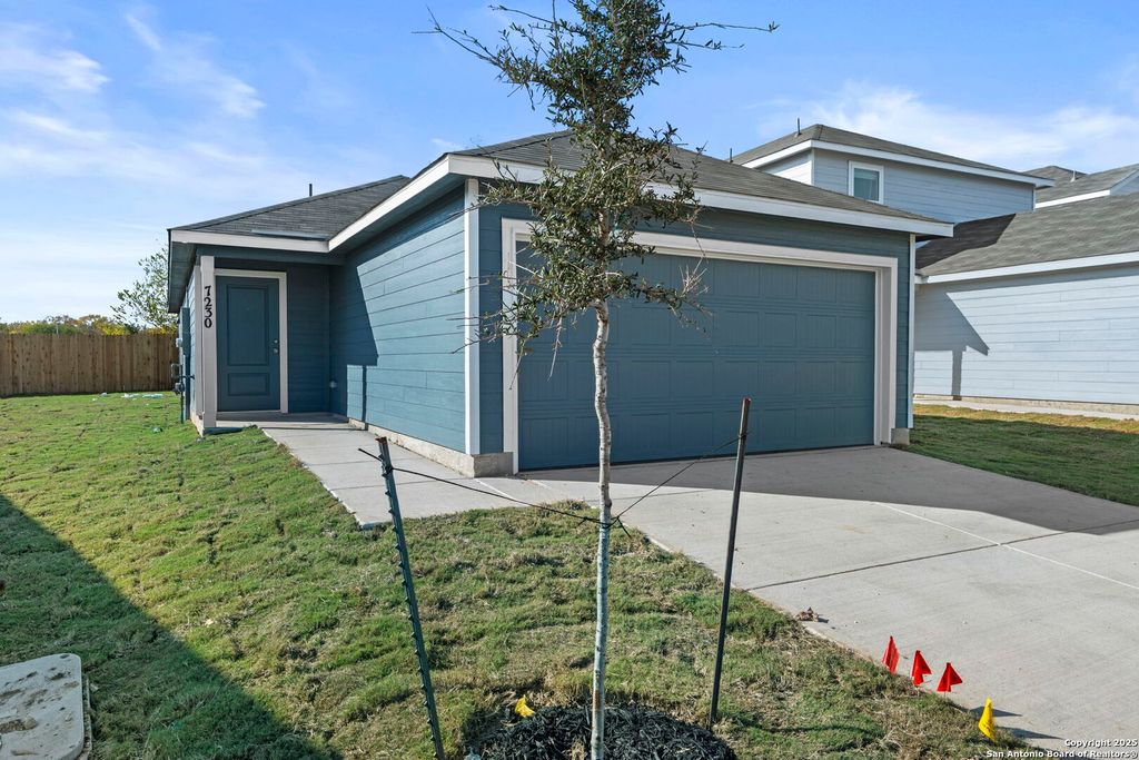 Photo of 7230 Brownleaf Dr, San Antonio, TX 78227 (MLS # 1930177)