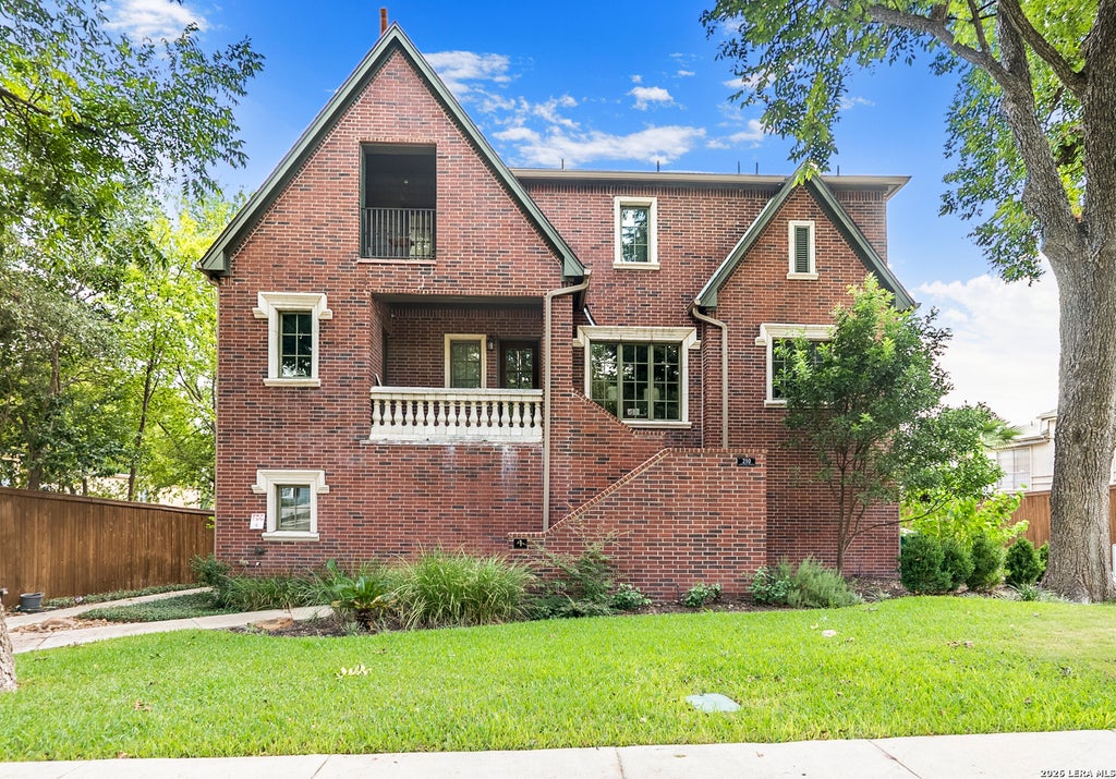 Photo of 210 Arcadia Pl 4 #4, San Antonio, TX 78209 (MLS # 2019413)