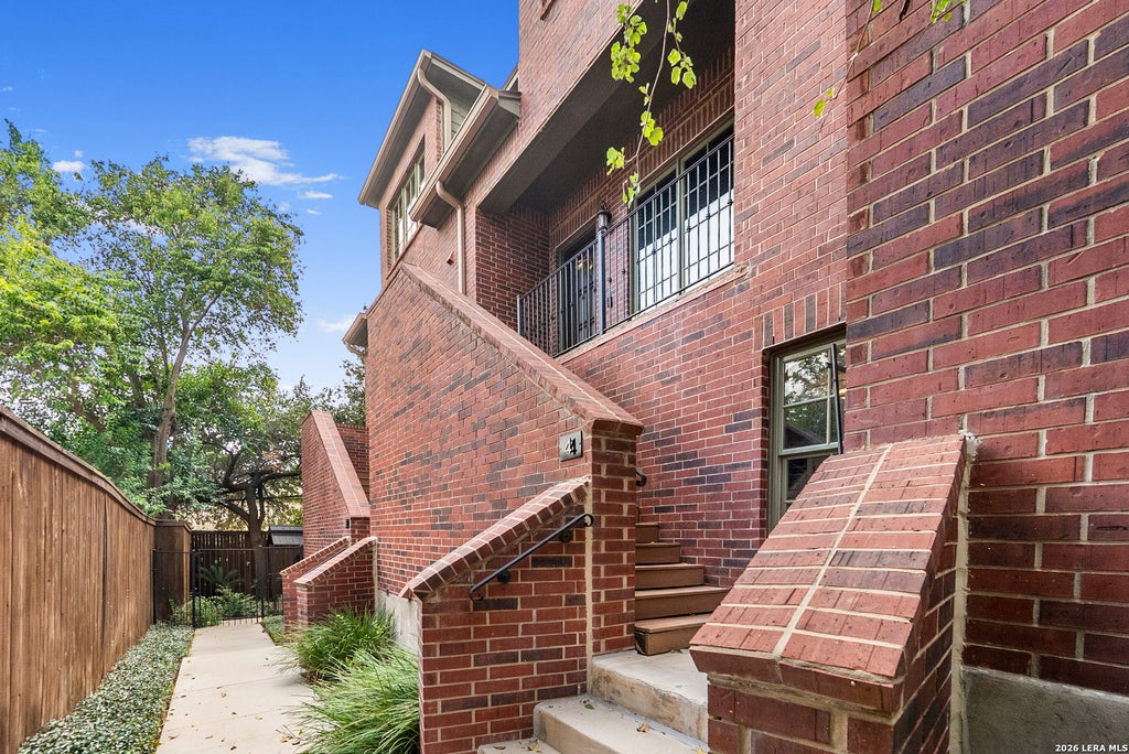 Photo of 210 Arcadia Pl 4 #4, San Antonio, TX 78209 (MLS # 2019413)