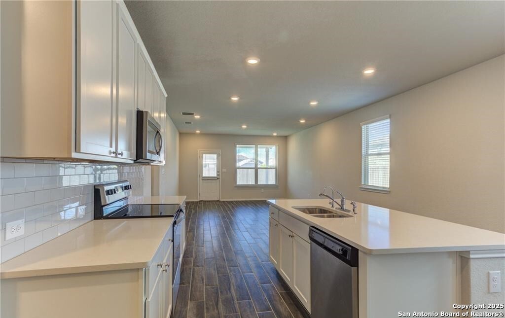 Seguin, Texas 78155, United States, 4 Bedrooms Bedrooms, ,3 BathroomsBathrooms,Residential,Active,153479