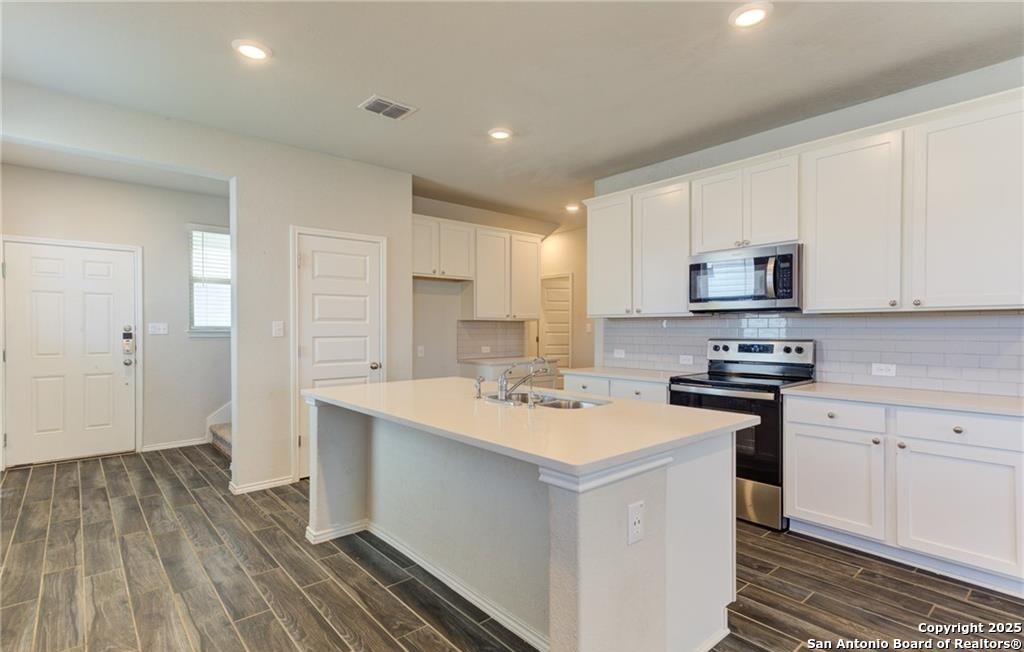 Seguin, Texas 78155, United States, 4 Bedrooms Bedrooms, ,3 BathroomsBathrooms,Residential,Active,153479