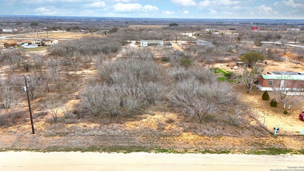 Photo of 116 County Road 2666, Devine, TX 78016 (MLS # 1847321)