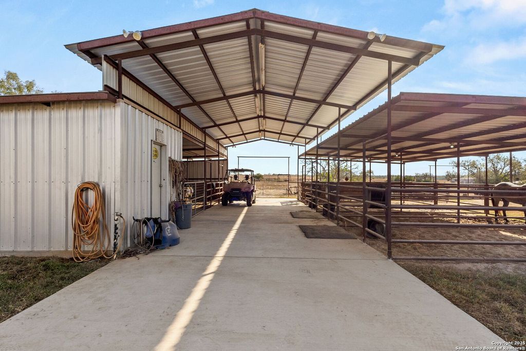 Photo of 10055 Fm 467, Seguin, TX 78155 (MLS # 1920125)