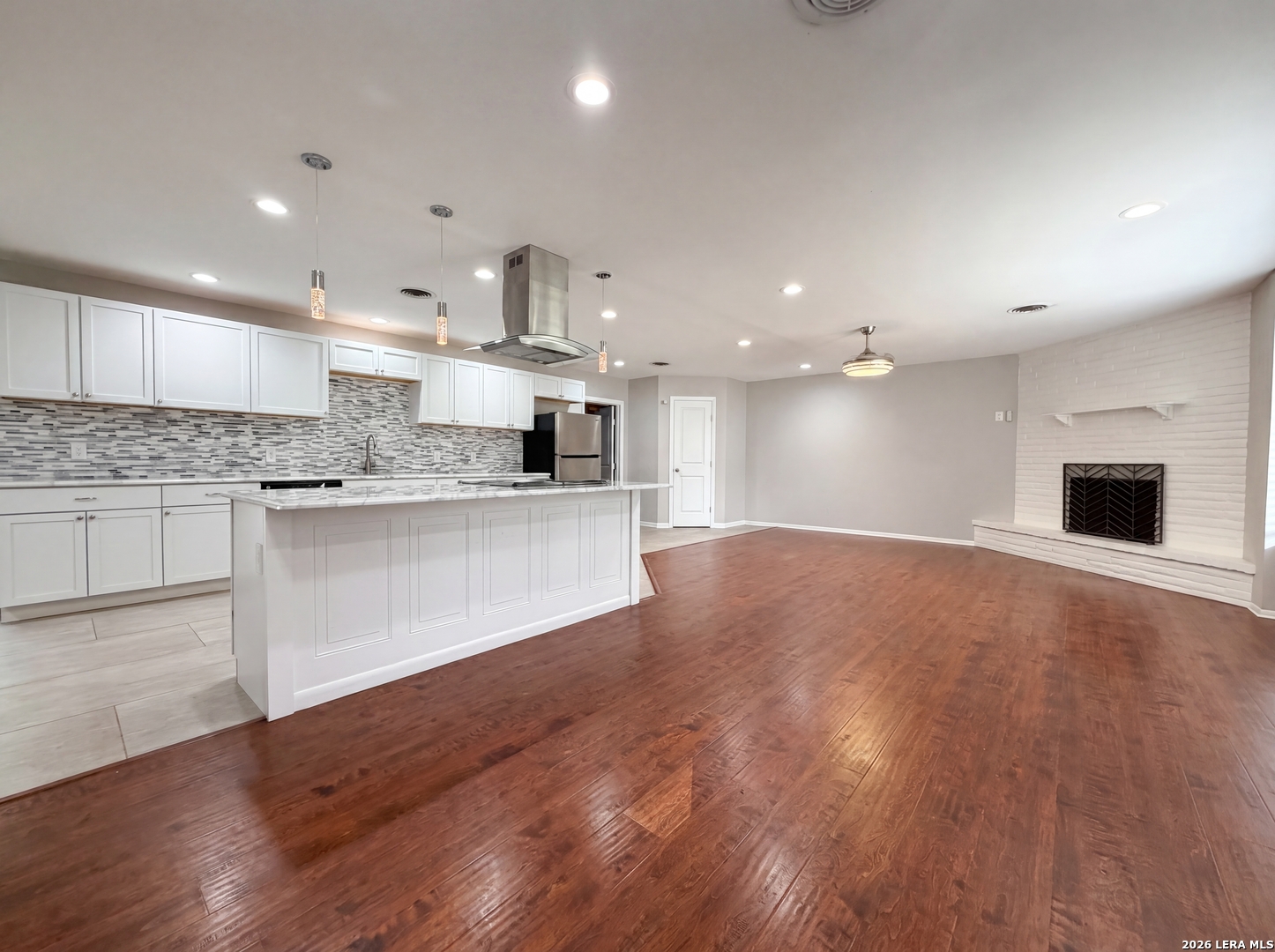 1118 MELISSA DR