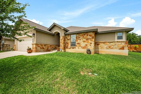 1836 Lost Trail Pleasanton TX 78064