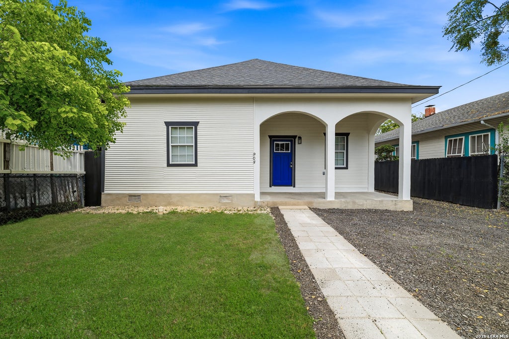 Photo of 905 LAMAR ST, San Antonio, TX 78202 (MLS # 2024344)