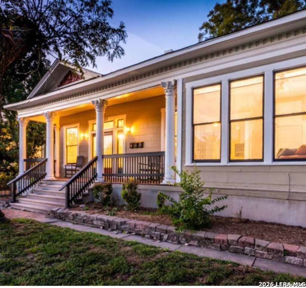 Photo of 423 W Magnolia 1 #1, San Antonio, TX 78212 (MLS # 1938435)