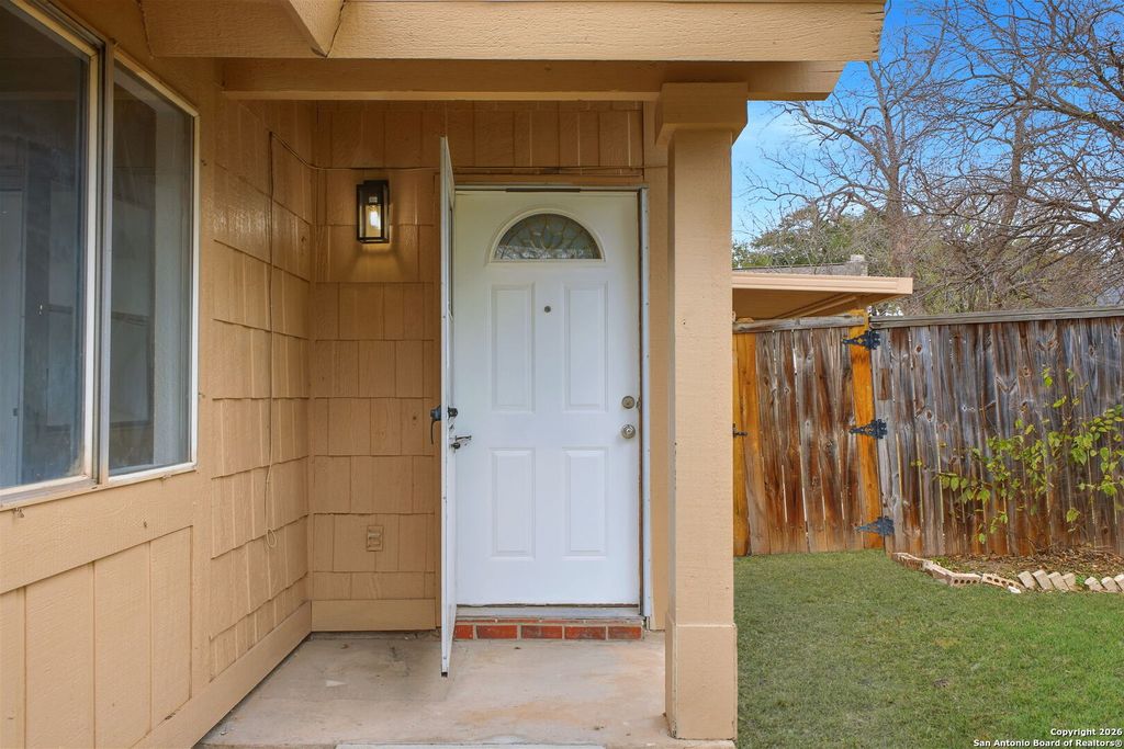 Photo of 16430 Oak Rock, San Antonio, TX 78247 (MLS # 1934020)