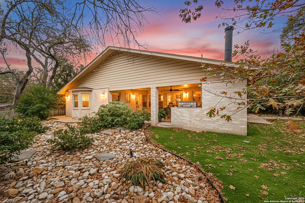 Photo of 338 Prinz Dr, San Antonio, TX 78213 (MLS # 1932598)