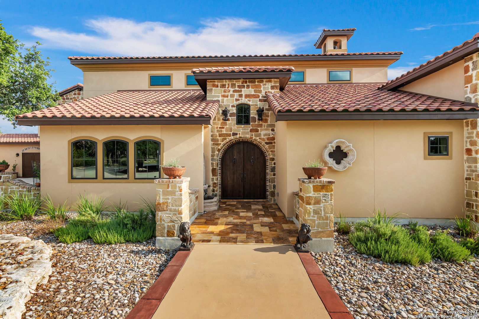 189 SHIMMERING SHORE CT