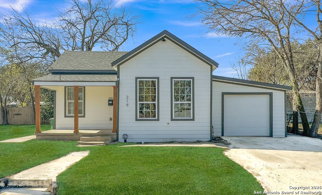 Photo of 219 Saint James, San Antonio, TX 78202 (MLS # 1931560)