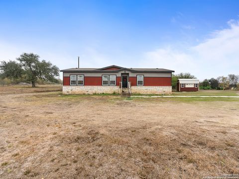 3809 Callihan Luling TX 78648