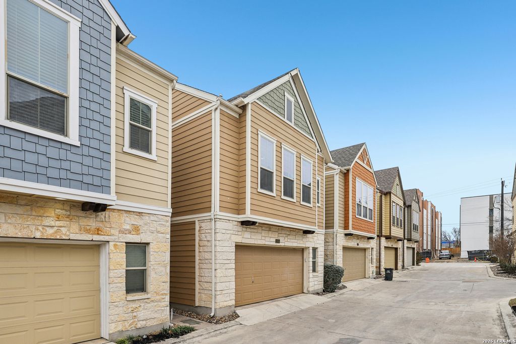 Photo of 2009 McCullough, San Antonio, TX 78212 (MLS # 1938929)