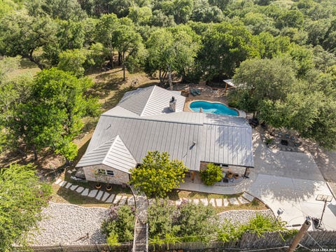 Property photo of 105 Jacob Dr, Boerne, TX 78006