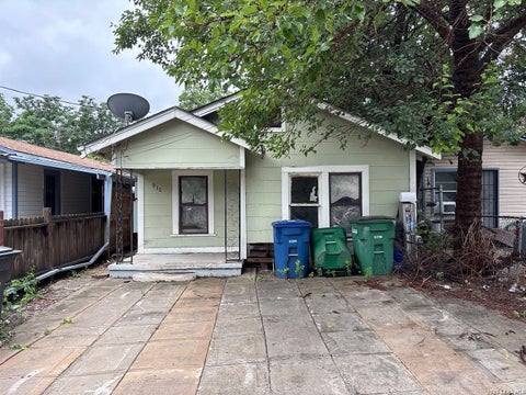 Photo of 910 GREEN ST, San Antonio, TX 78225 (MLS # 2003016)
