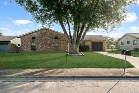 Photo of 1409 OAK ST, Schertz, TX 78154 (MLS # 2003236)